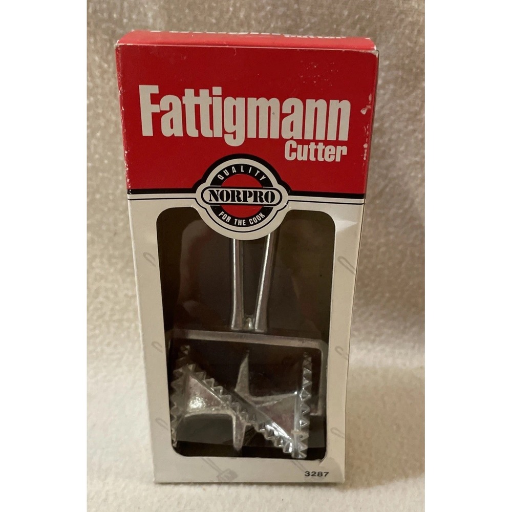 Norpro Cast Iron and Stainless Steel Norwegian Fattigmann Cutter New In Box 3287